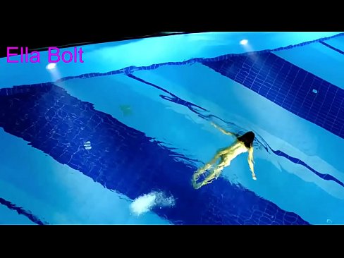 ❤️ Angikwazi ukuyeka ukubuka, i-blonde esencane ibanjwe ibhukuda inqunu e-ELLA BOLT pool Ividiyo yocansi ku-zu.sexvideogif.ru ☑